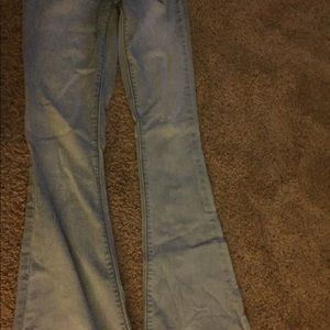 American Eagle light wash super stretch jeans
